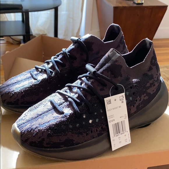 Yeezy Boost 380 Onyx ‘Non-Reflective’ - Picture 3 of 4